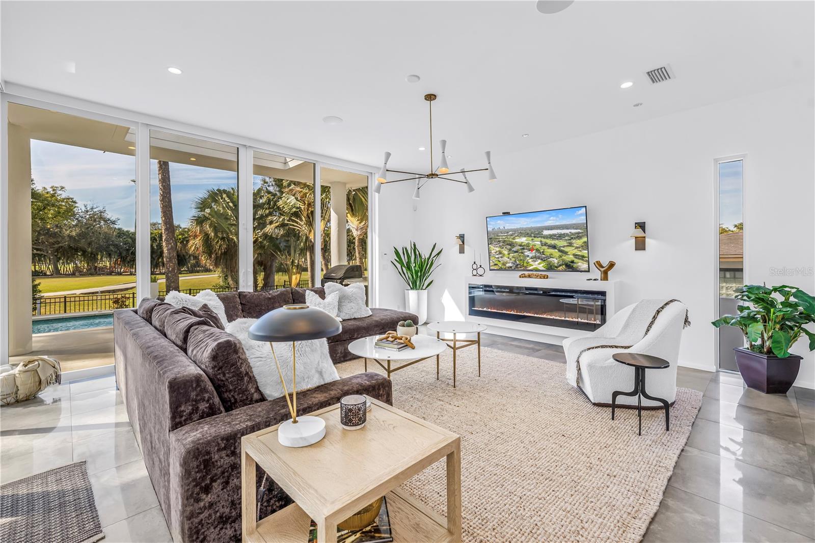 Listing photo id 8 for 3324 Walnut Street Ne