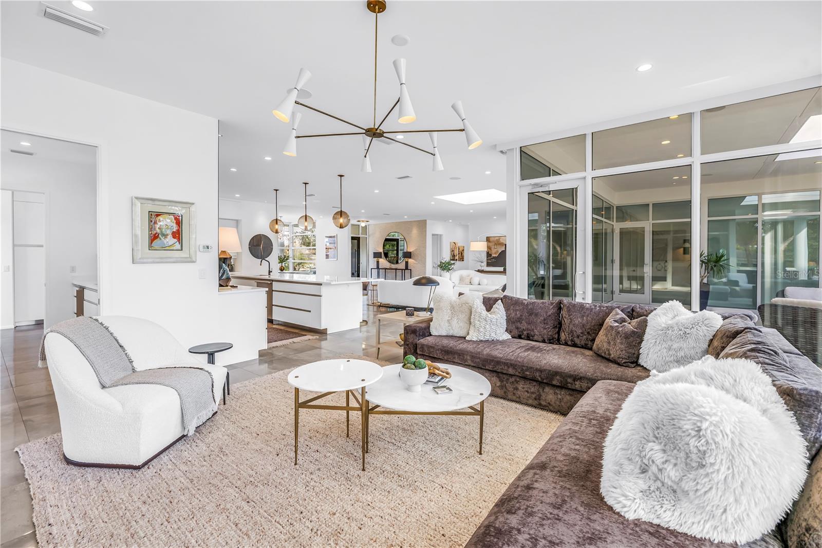 Listing photo id 10 for 3324 Walnut Street Ne