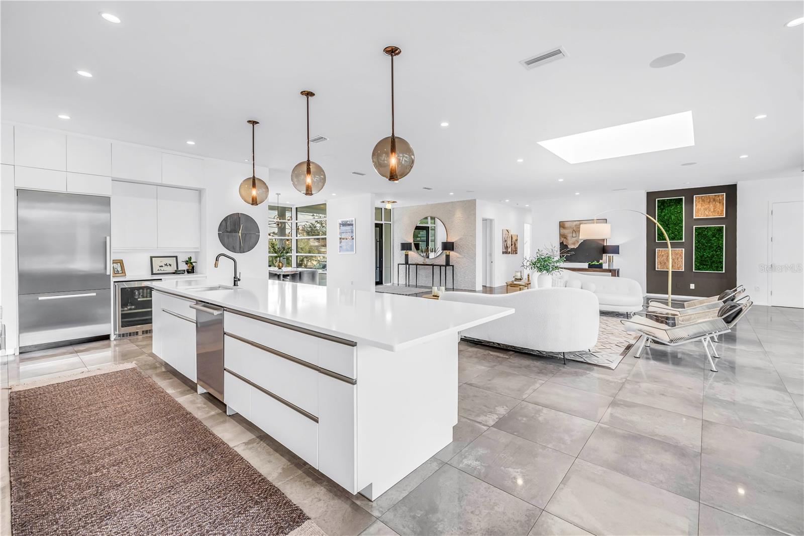 Listing photo id 11 for 3324 Walnut Street Ne