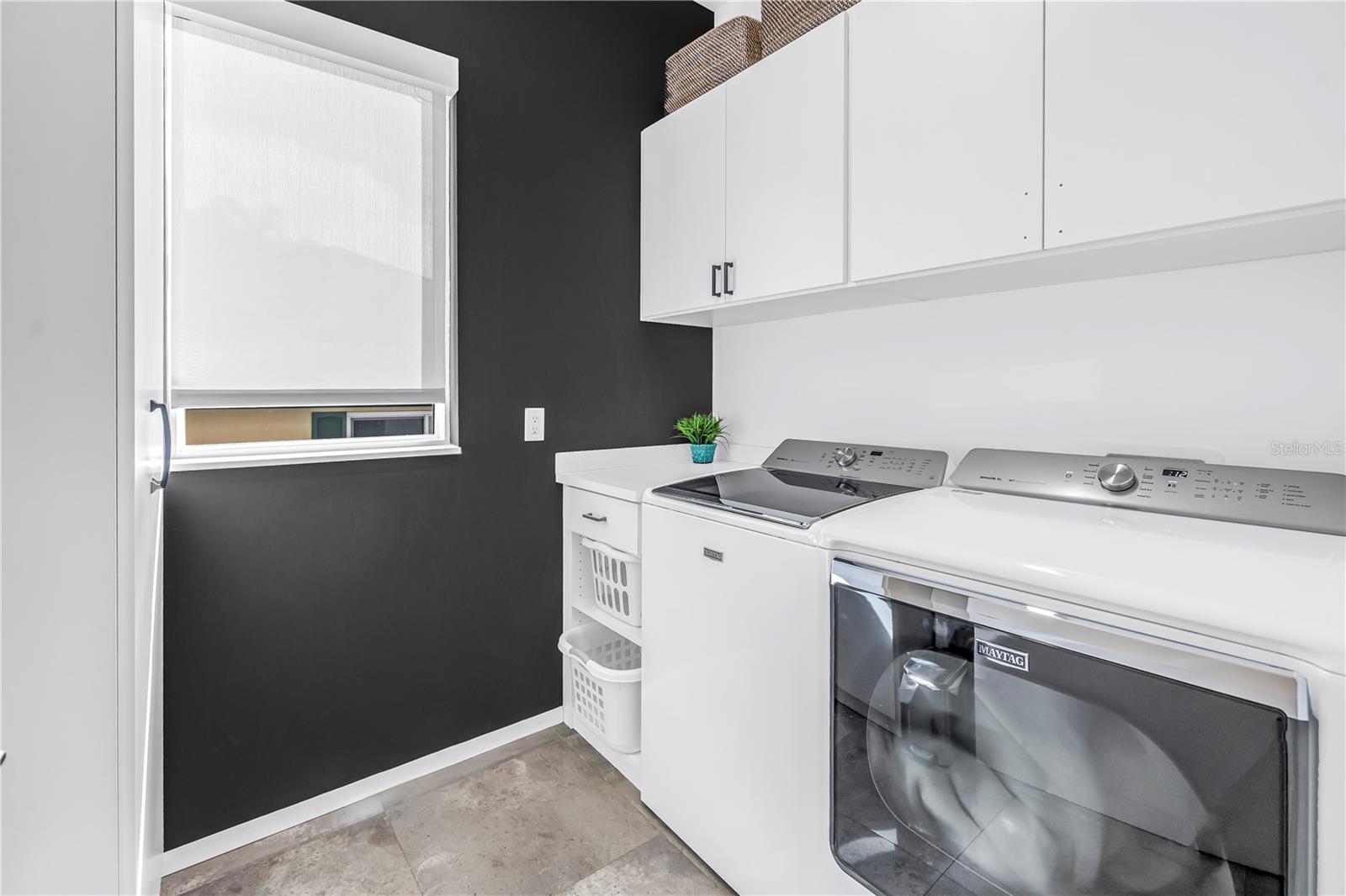 Listing photo id 39 for 3324 Walnut Street Ne