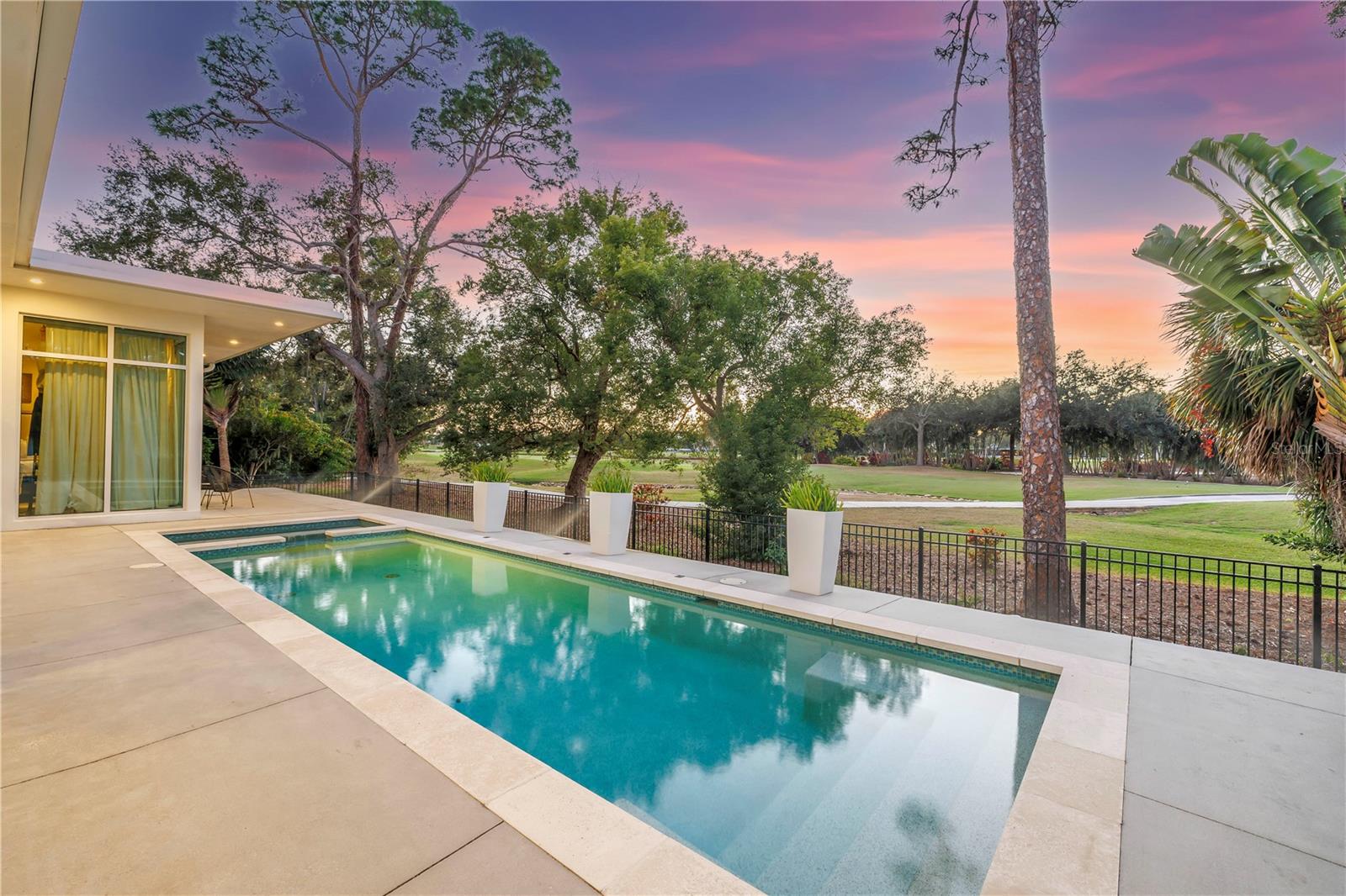 Listing photo id 41 for 3324 Walnut Street Ne