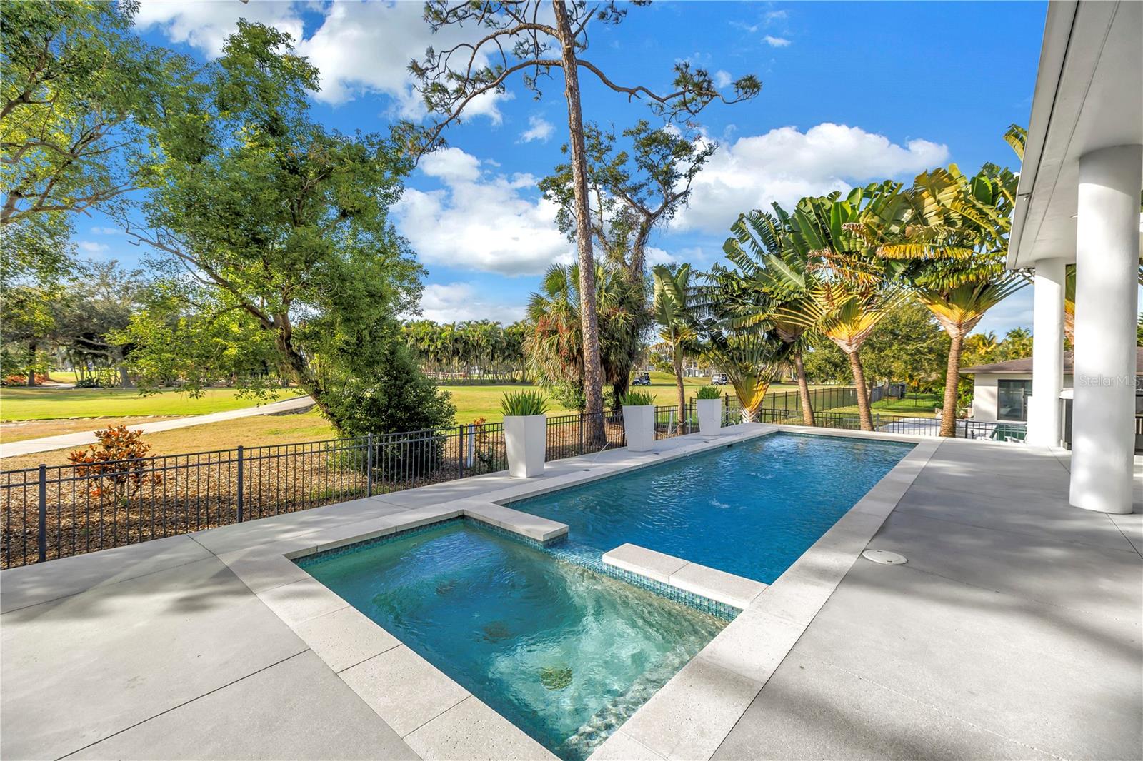 Listing photo id 46 for 3324 Walnut Street Ne