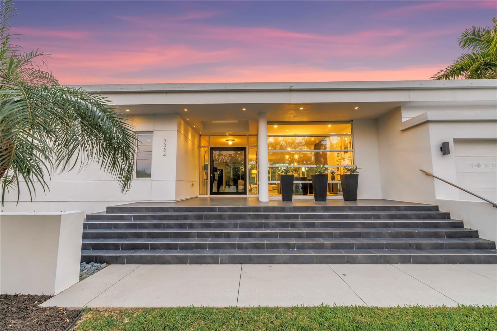 Listing photo id 50 for 3324 Walnut Street Ne