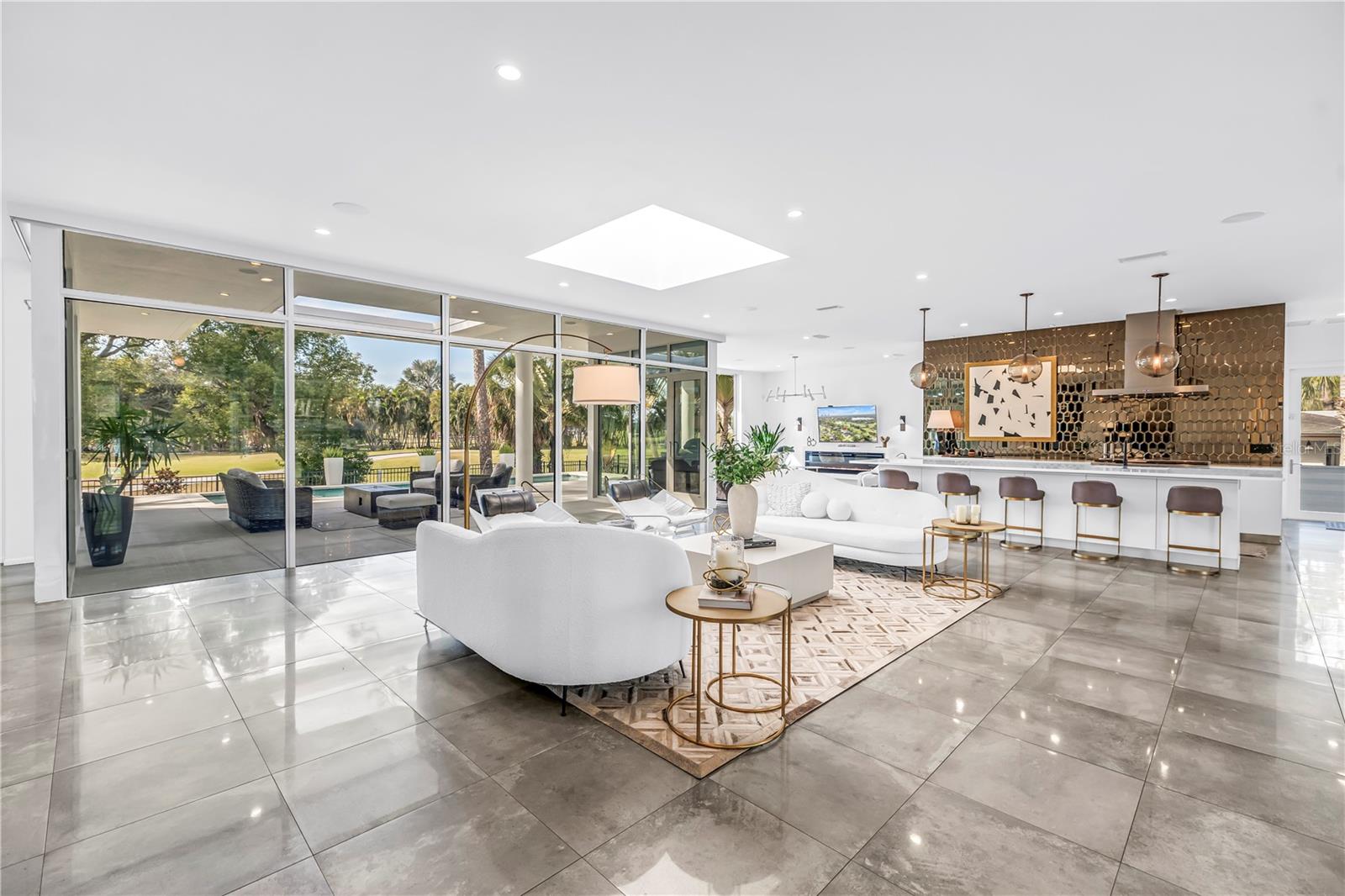 Listing photo id 6 for 3324 Walnut Street Ne