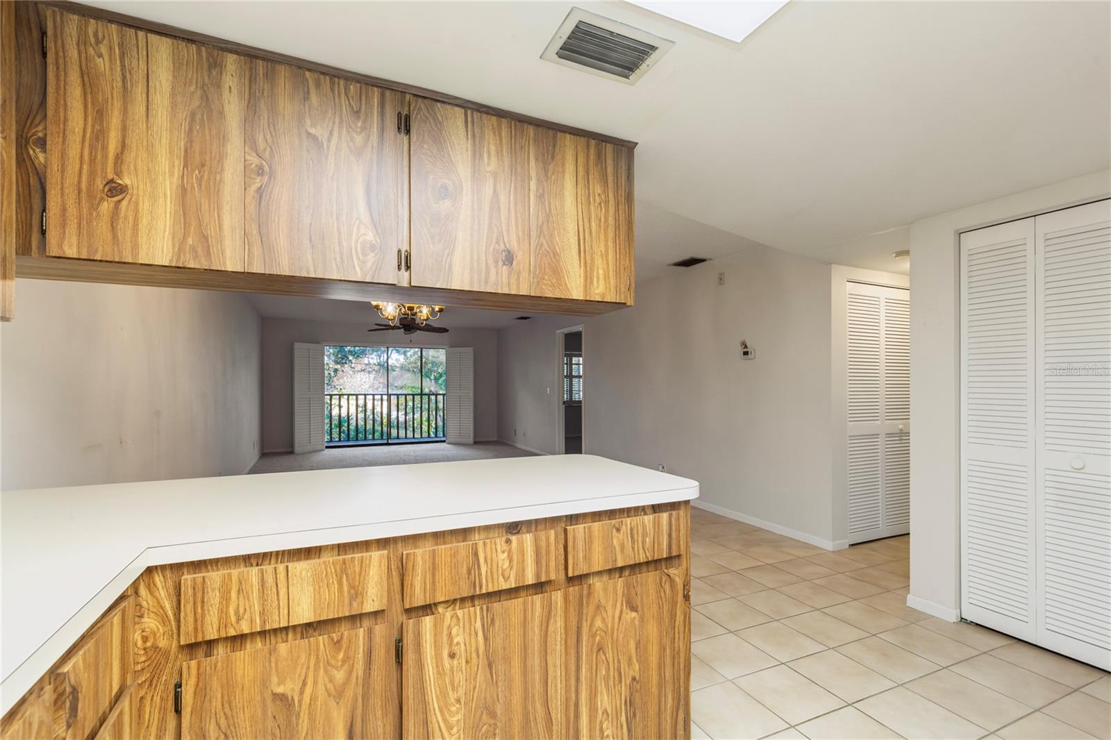 Image 14 of 32 For 101 Lake Avenue Ne 209