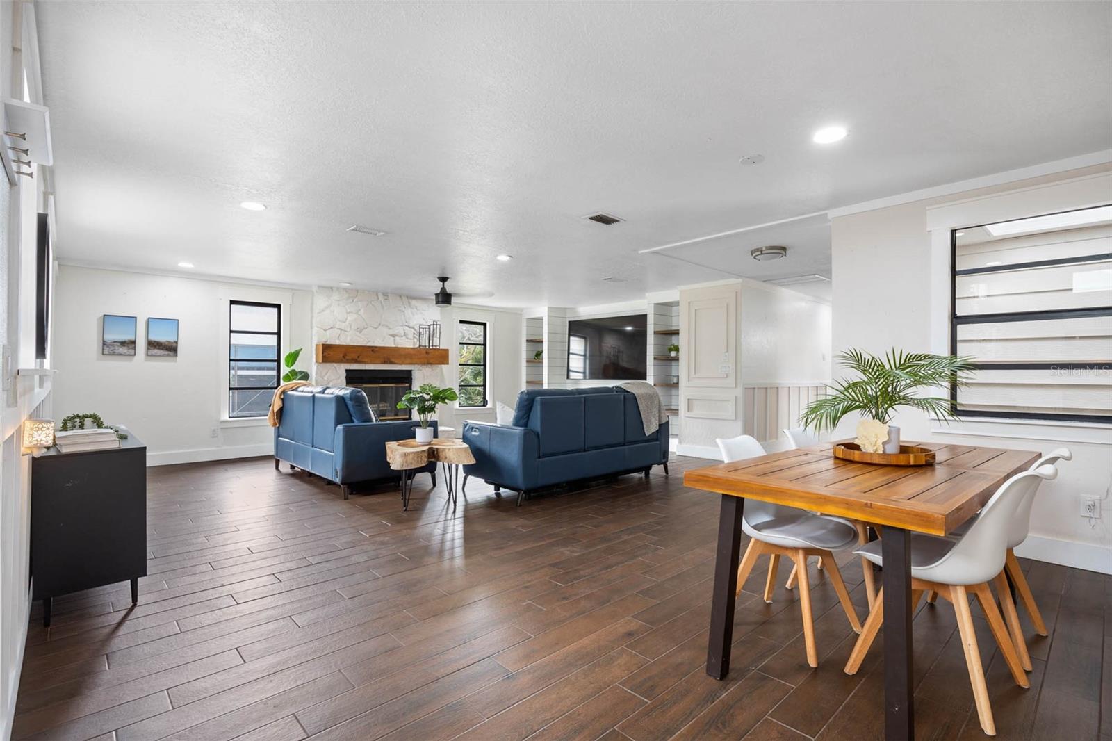 Image 16 of 38 For 12756 Poinsettia Avenue