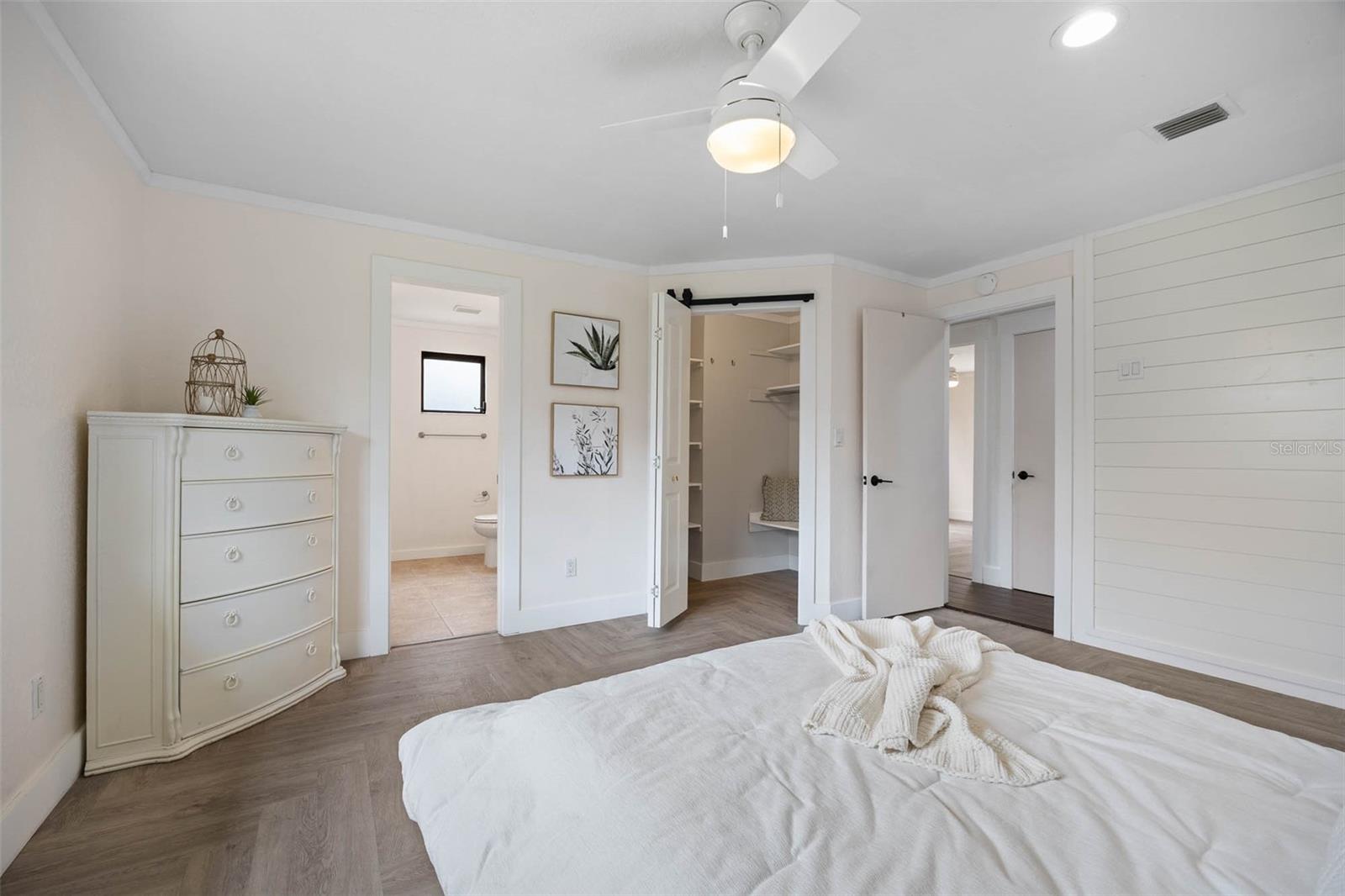 Image 20 of 38 For 12756 Poinsettia Avenue