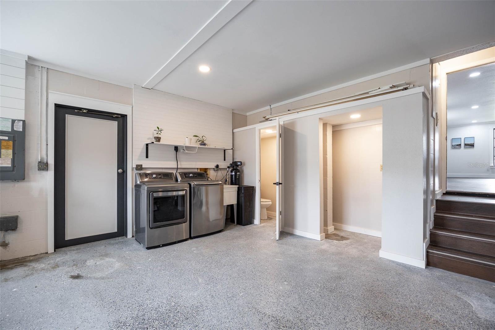 Image 31 of 38 For 12756 Poinsettia Avenue