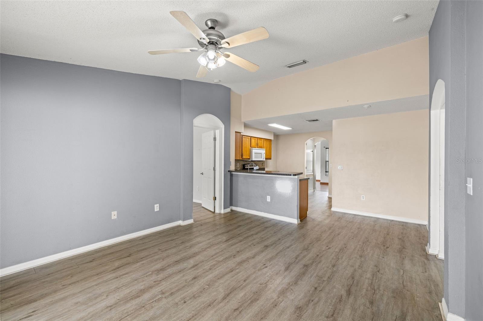 Image 13 of 37 For 6114 School House Court