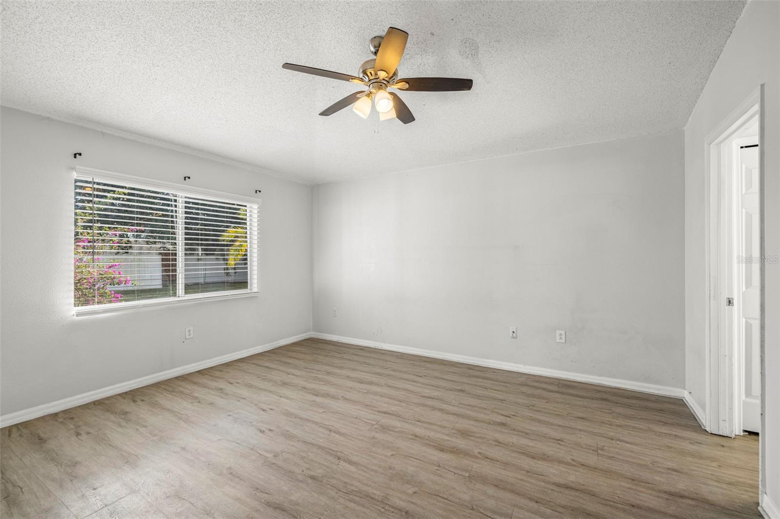 Image 14 of 37 For 6114 School House Court