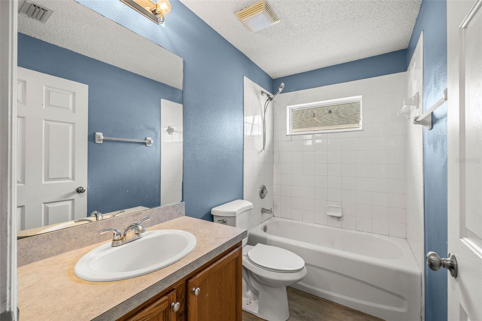 Image 20 of 37 For 6114 School House Court