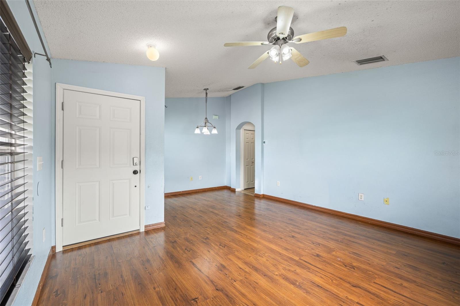 Image 5 of 37 For 6114 School House Court