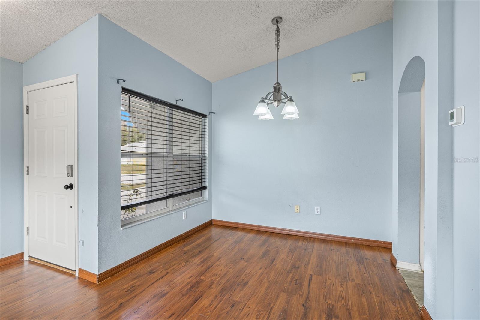 Image 7 of 37 For 6114 School House Court