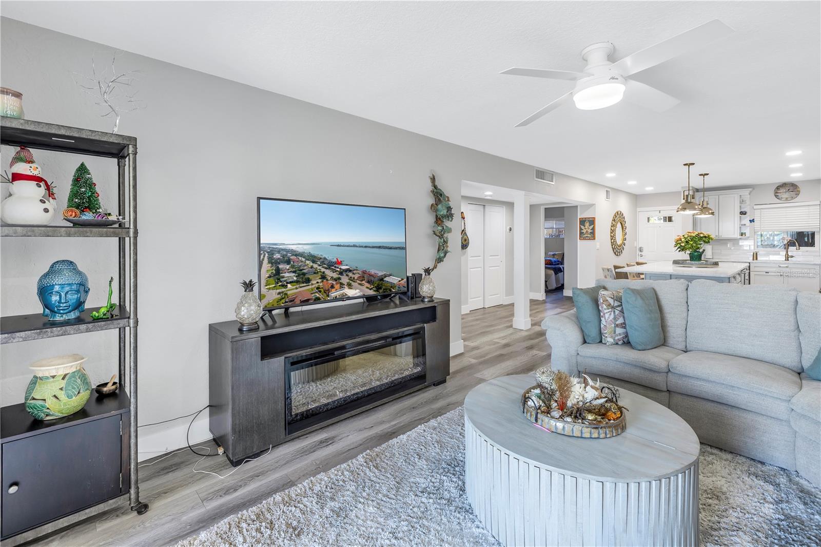 Image 15 of 75 For 800 Madonna Boulevard A