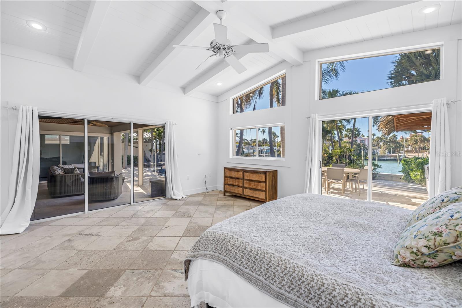 Listing photo id 28 for 2890 Alton Drive