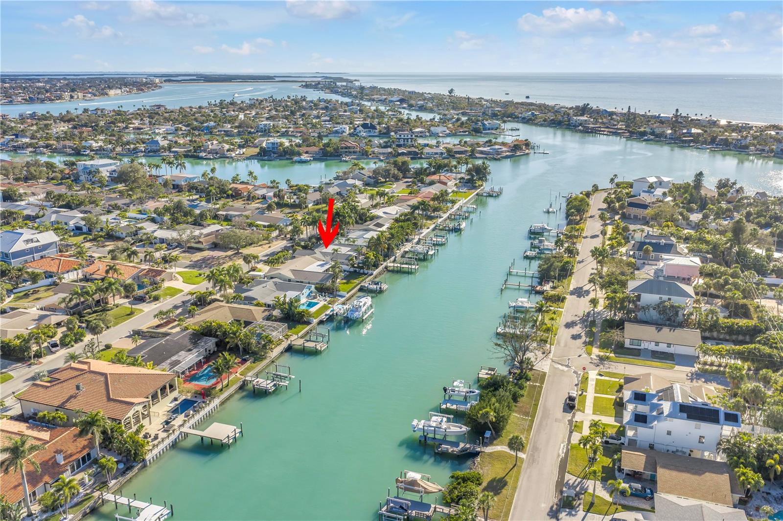 Listing photo id 60 for 2890 Alton Drive