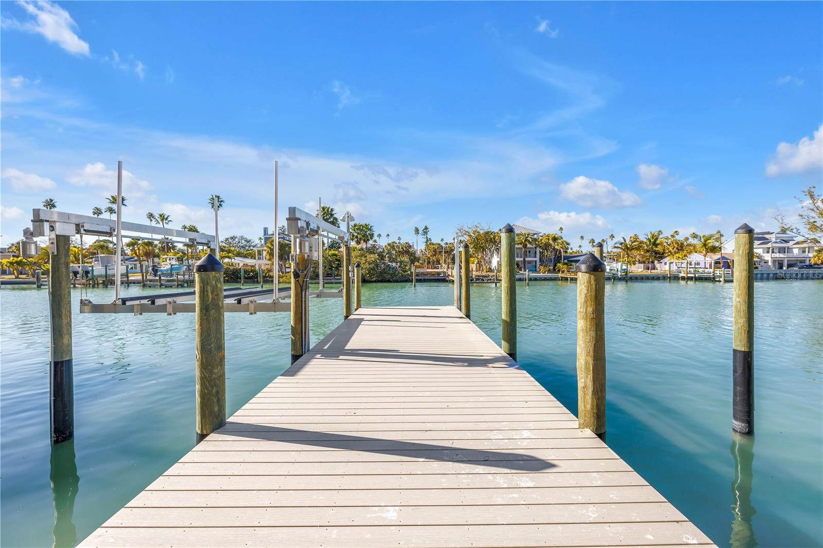 Listing photo id 63 for 2890 Alton Drive