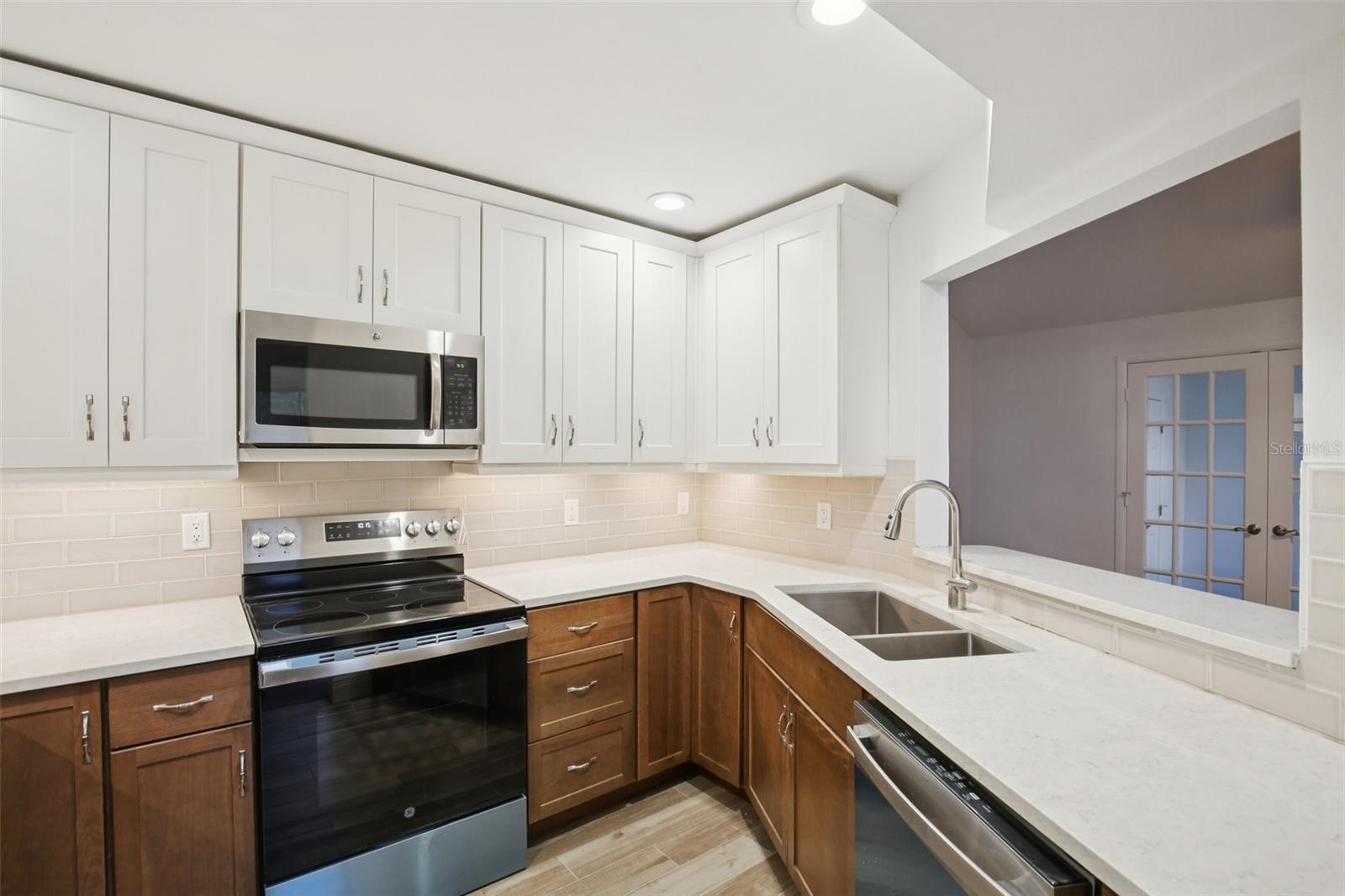 Image 10 of 29 For 500 New York Avenue 21