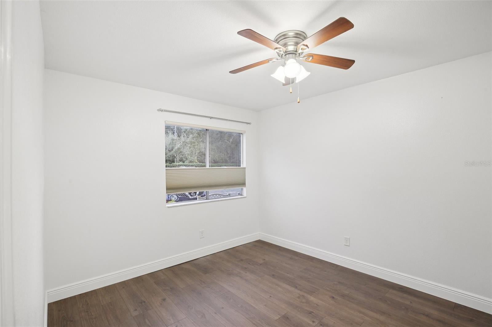 Image 13 of 29 For 500 New York Avenue 21