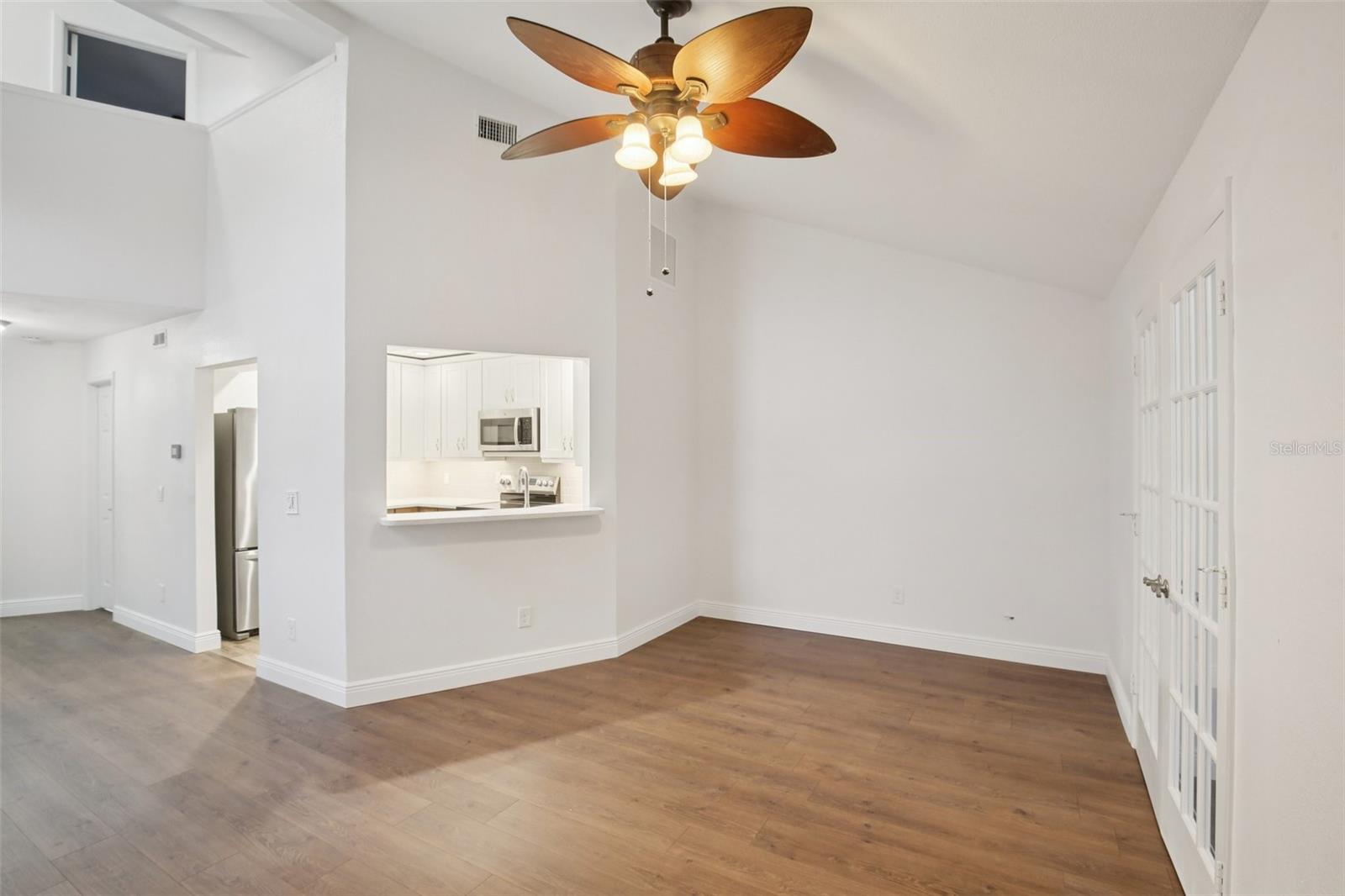 Image 8 of 29 For 500 New York Avenue 21