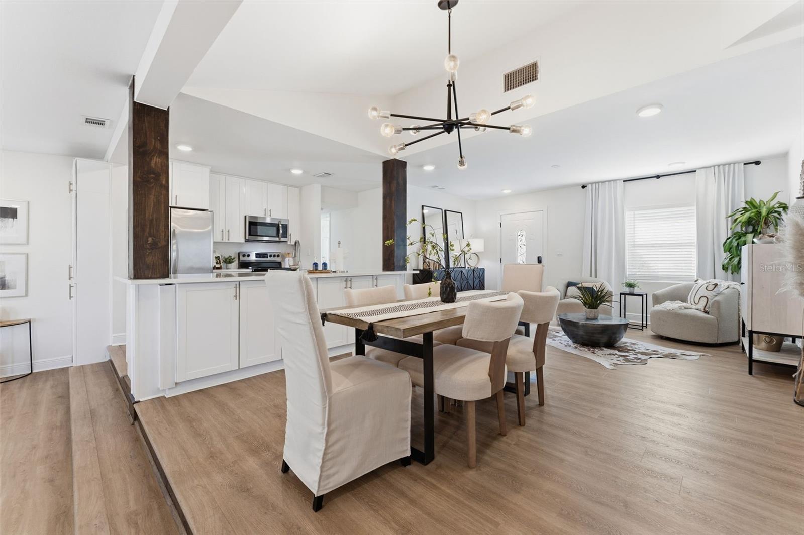 Listing photo id 10 for 5109 Rome Avenue