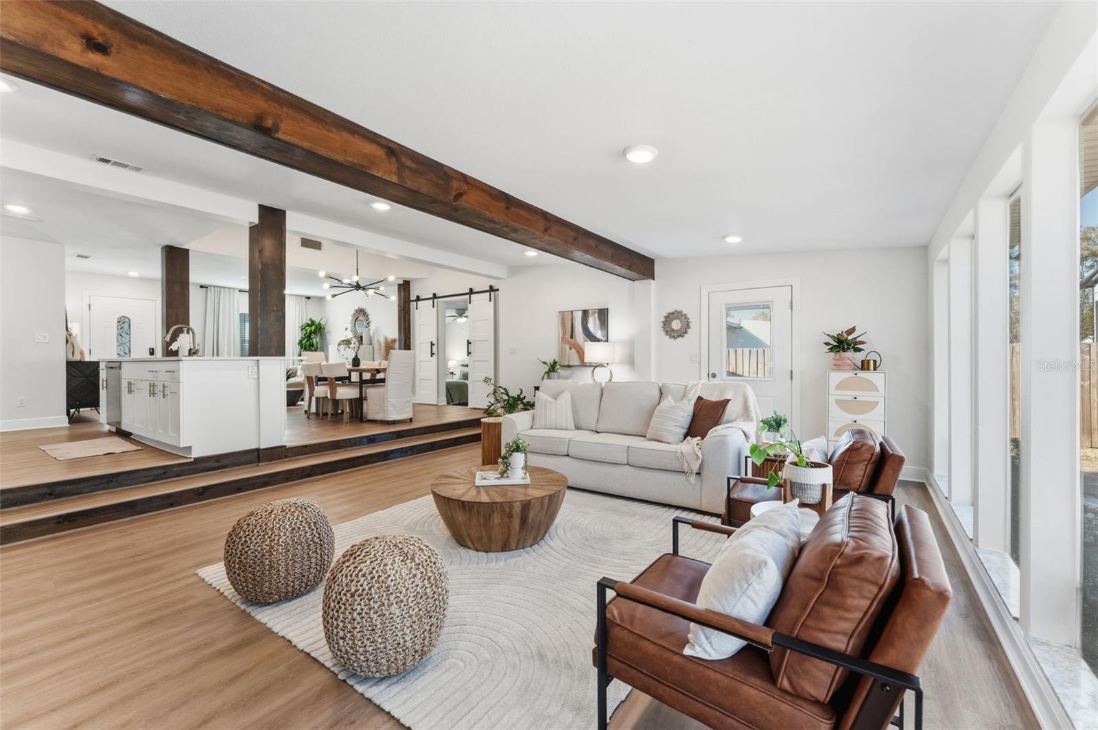 Listing photo id 14 for 5109 Rome Avenue