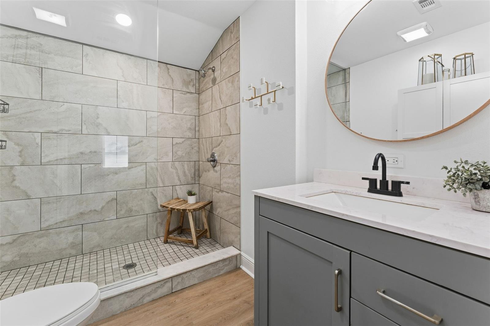 Listing photo id 16 for 5109 Rome Avenue