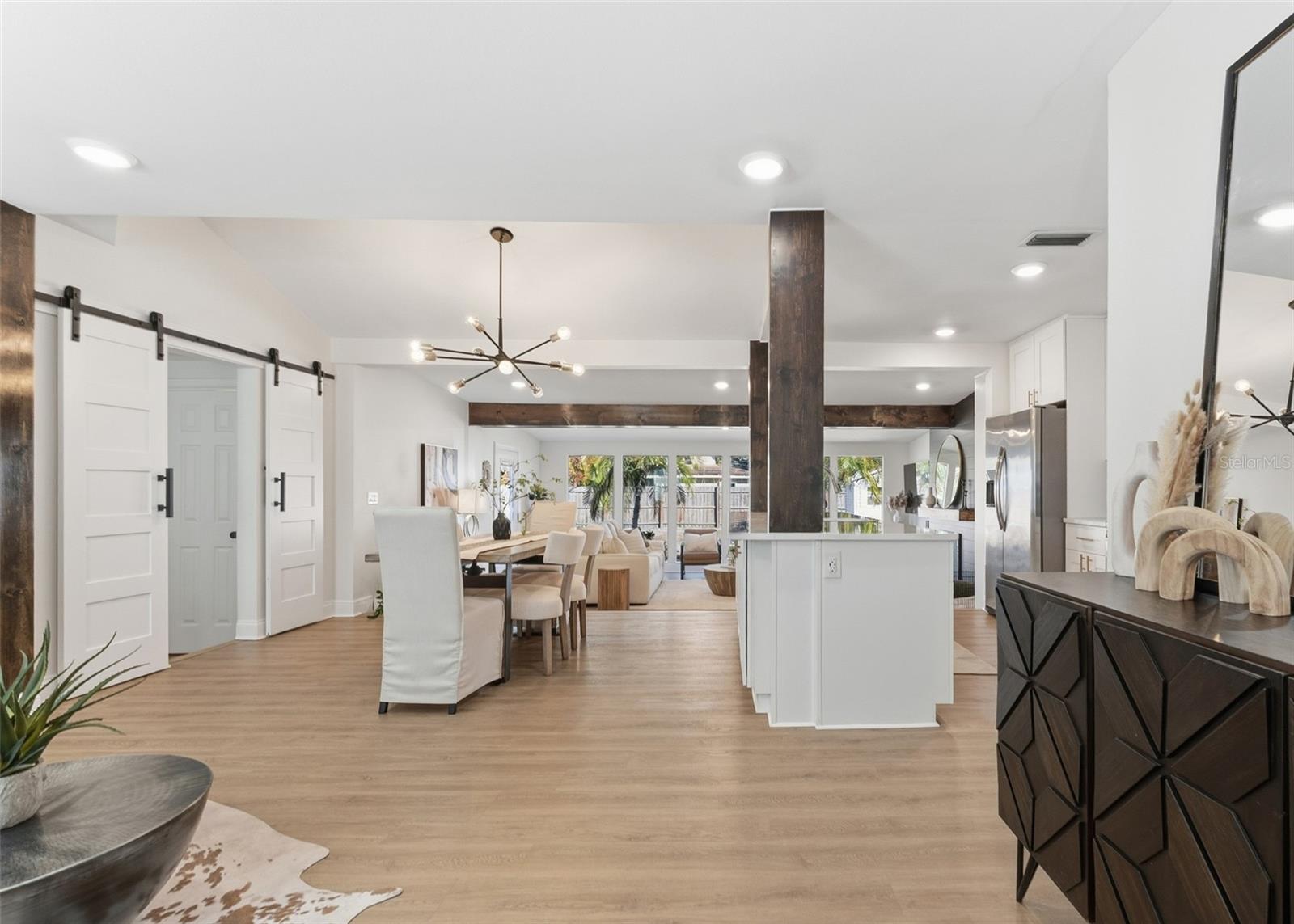 Listing photo id 3 for 5109 Rome Avenue