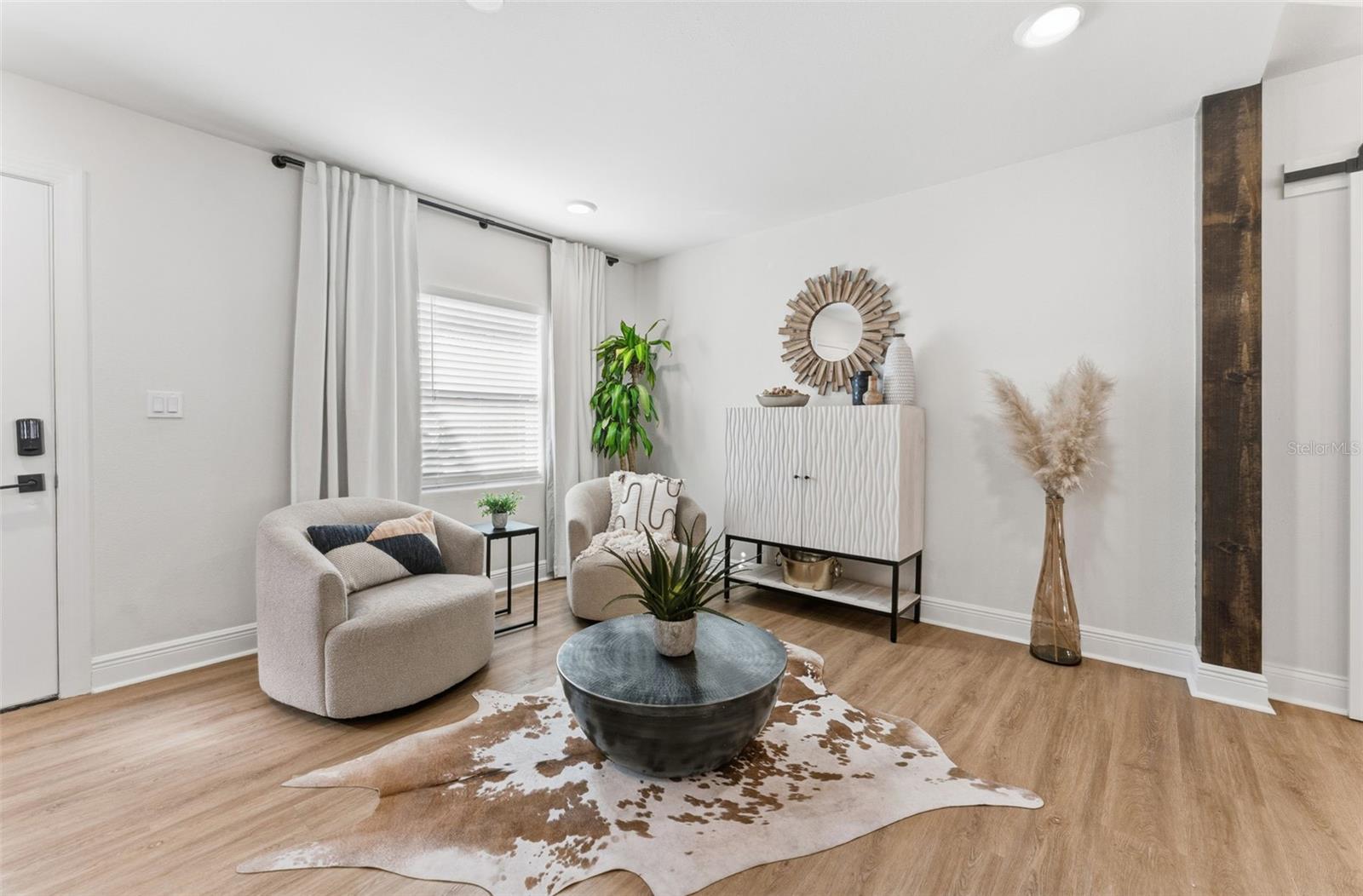 Listing photo id 4 for 5109 Rome Avenue