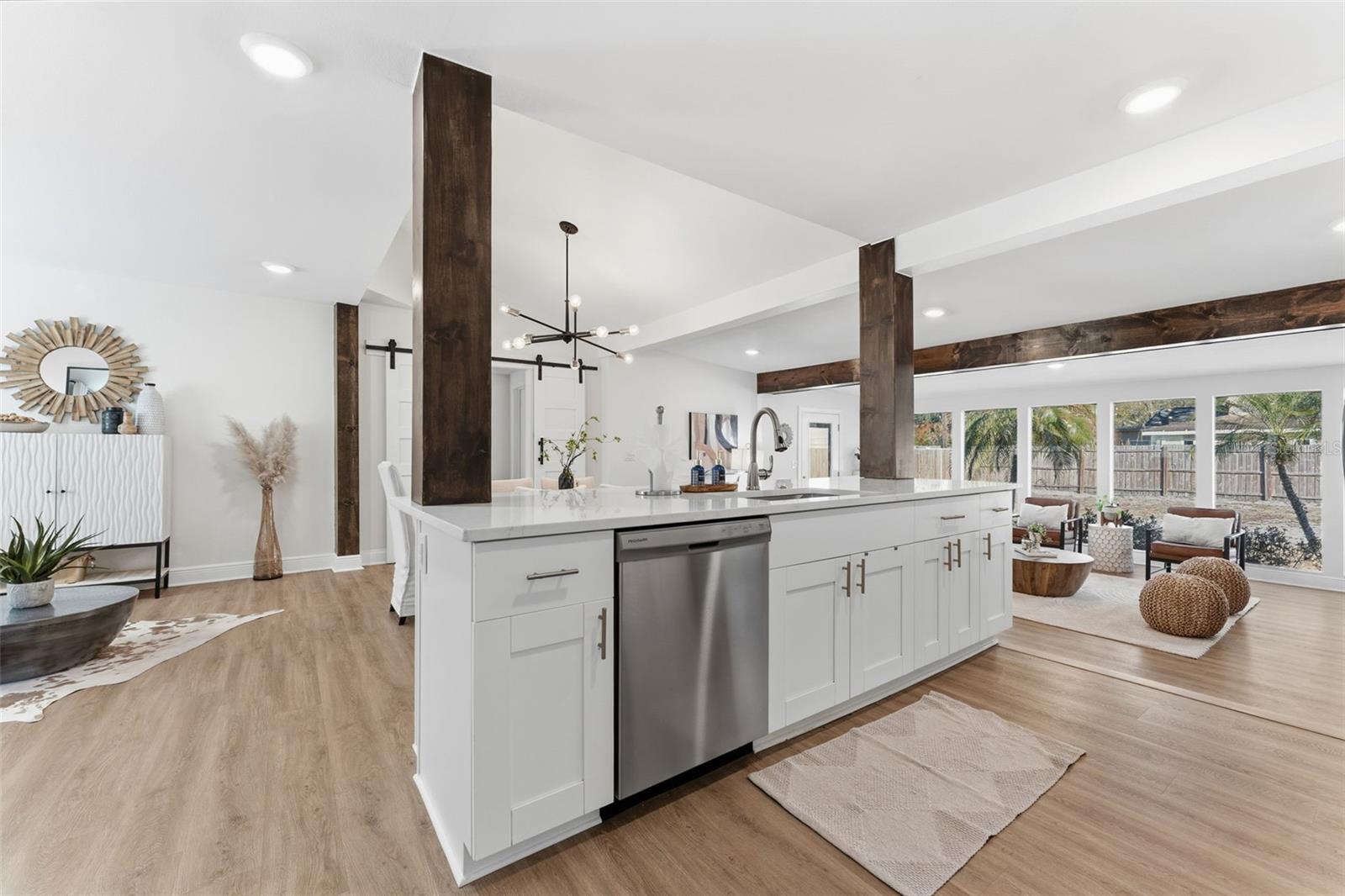 Listing photo id 6 for 5109 Rome Avenue