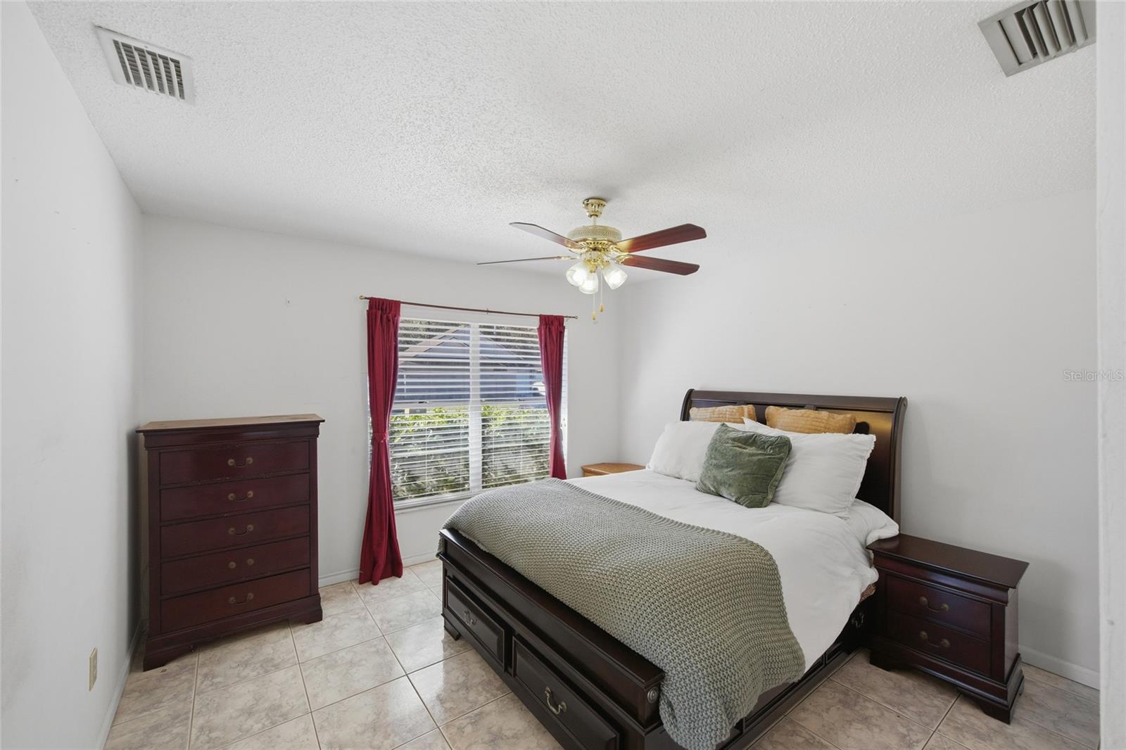 Image 11 of 34 For 5903 Birchwood Drive