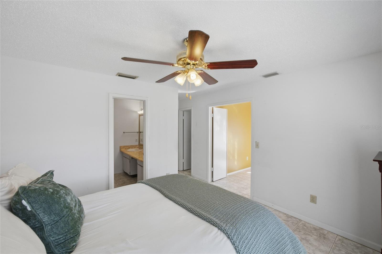 Image 13 of 34 For 5903 Birchwood Drive