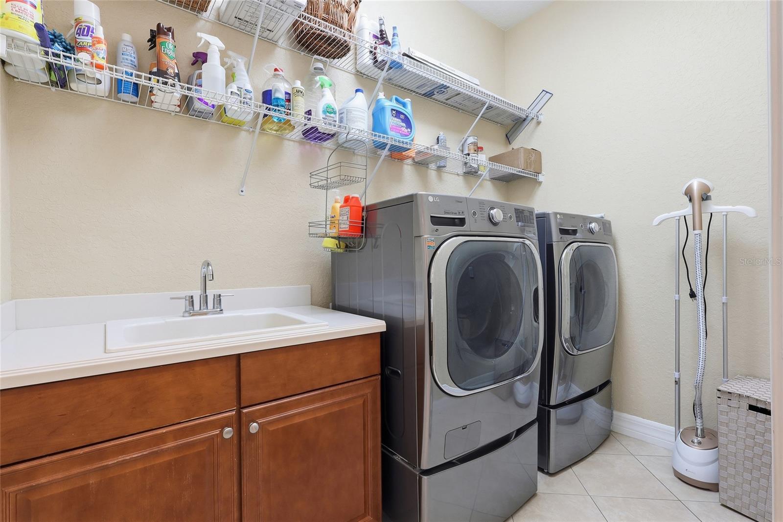 Image 36 of 54 For 11749 Newberry Grove Loop