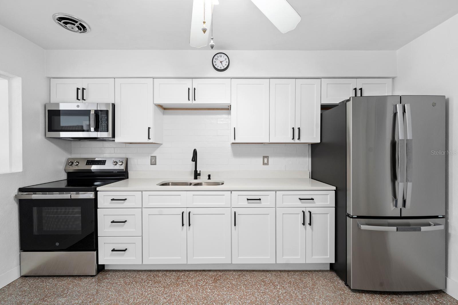 Image 12 of 33 For 9032 Bay Street Ne