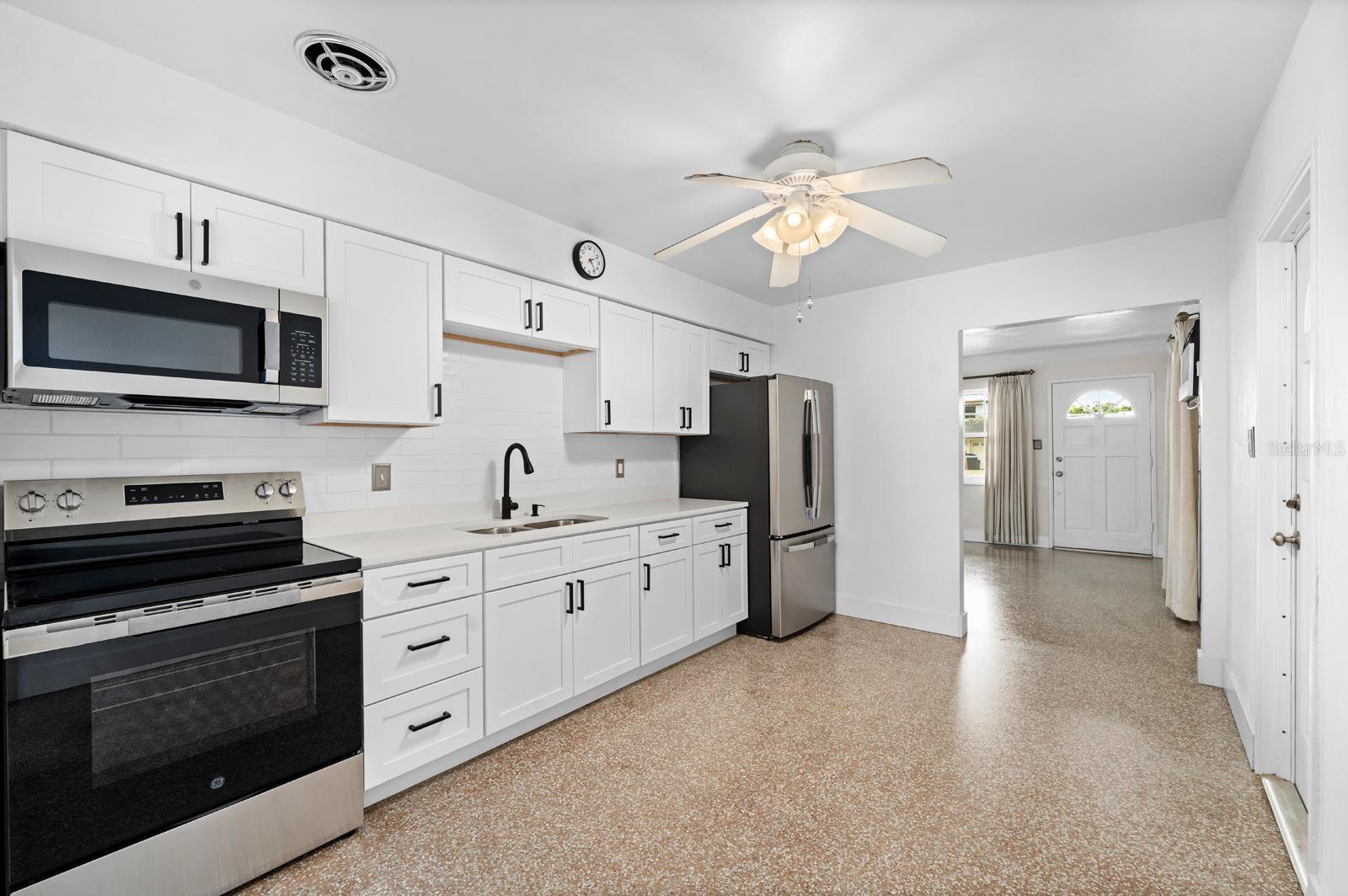 Image 13 of 33 For 9032 Bay Street Ne