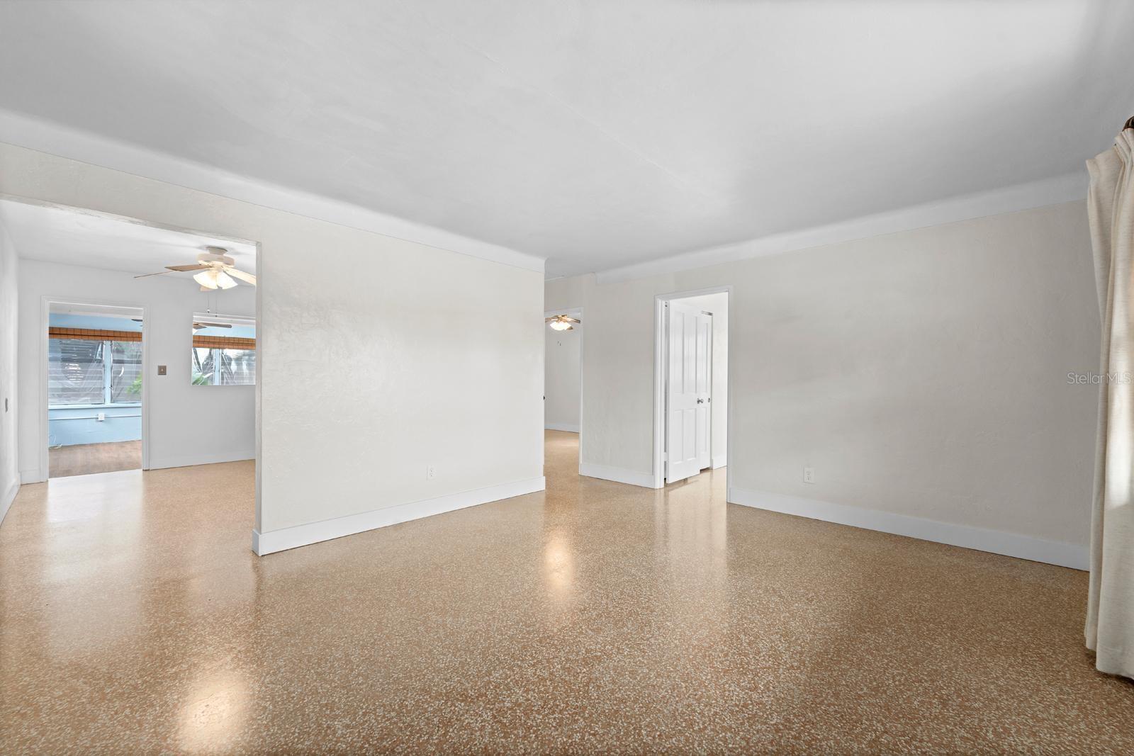 Image 5 of 33 For 9032 Bay Street Ne