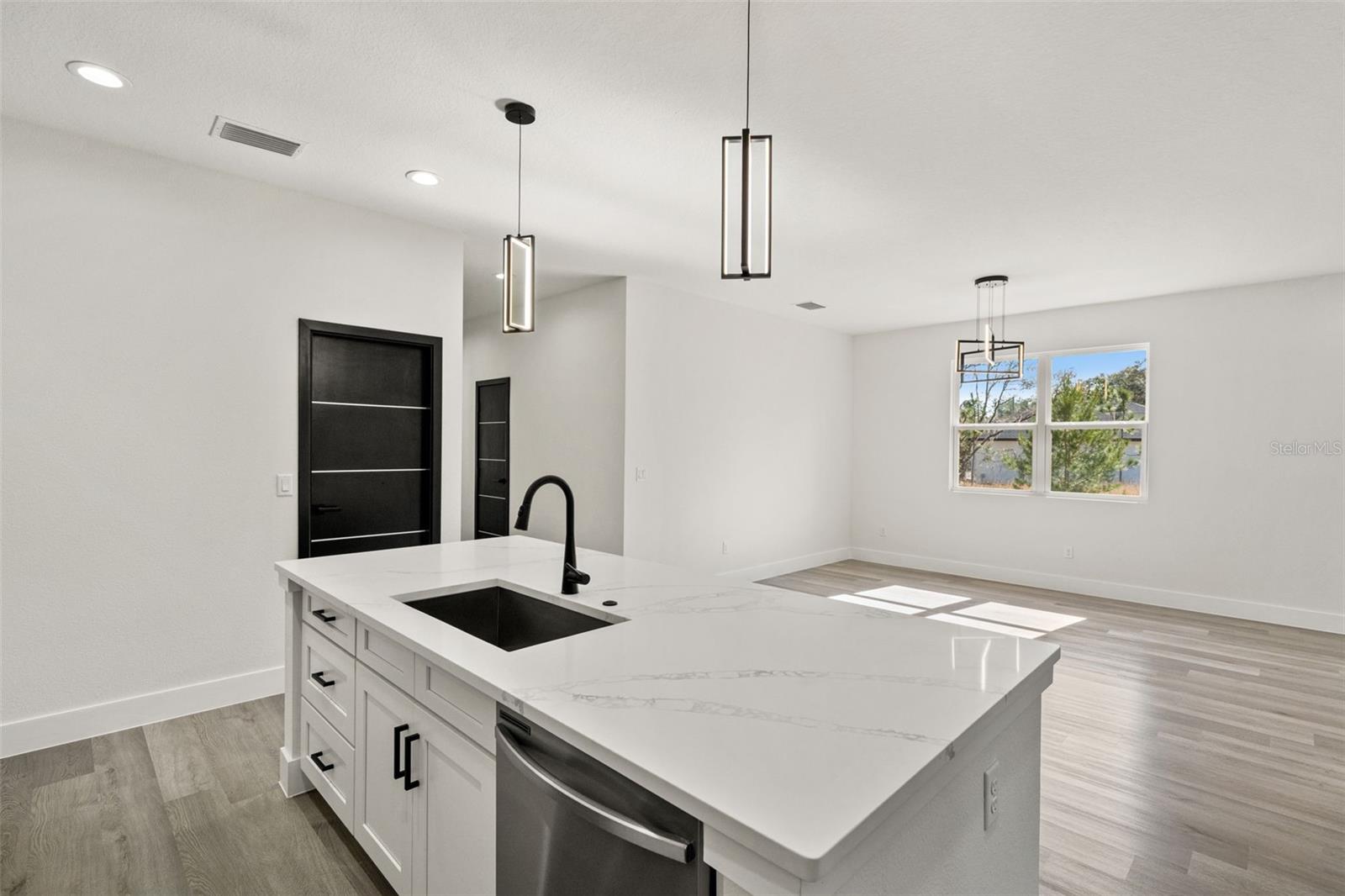 Image 16 of 53 For 11810 Providence Way