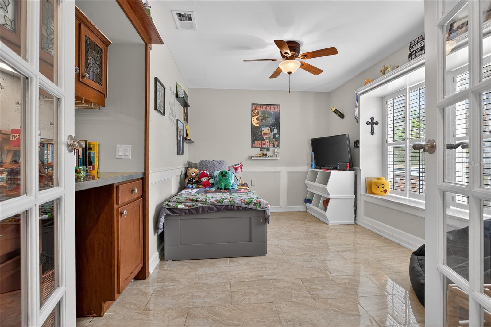 Image 14 of 81 For 4945 Canterbury Drive