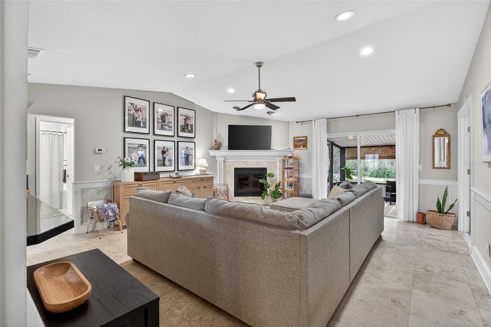 Image 17 of 81 For 4945 Canterbury Drive