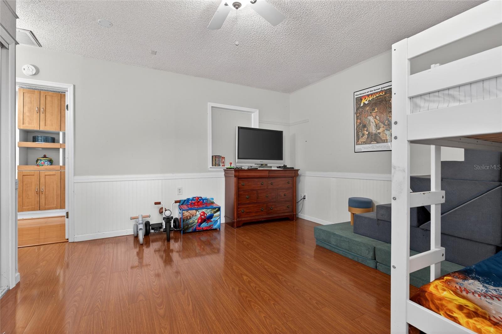 Image 34 of 81 For 4945 Canterbury Drive