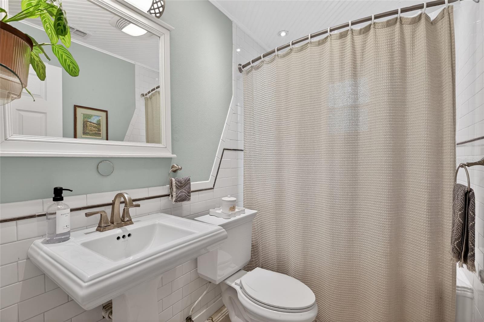 Image 35 of 81 For 4945 Canterbury Drive