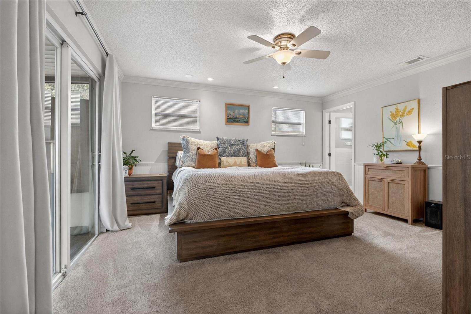 Image 38 of 81 For 4945 Canterbury Drive