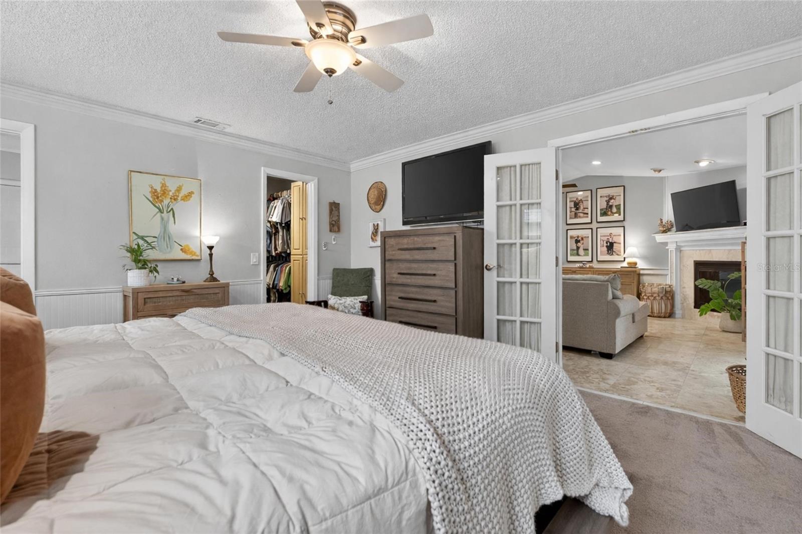 Image 39 of 81 For 4945 Canterbury Drive