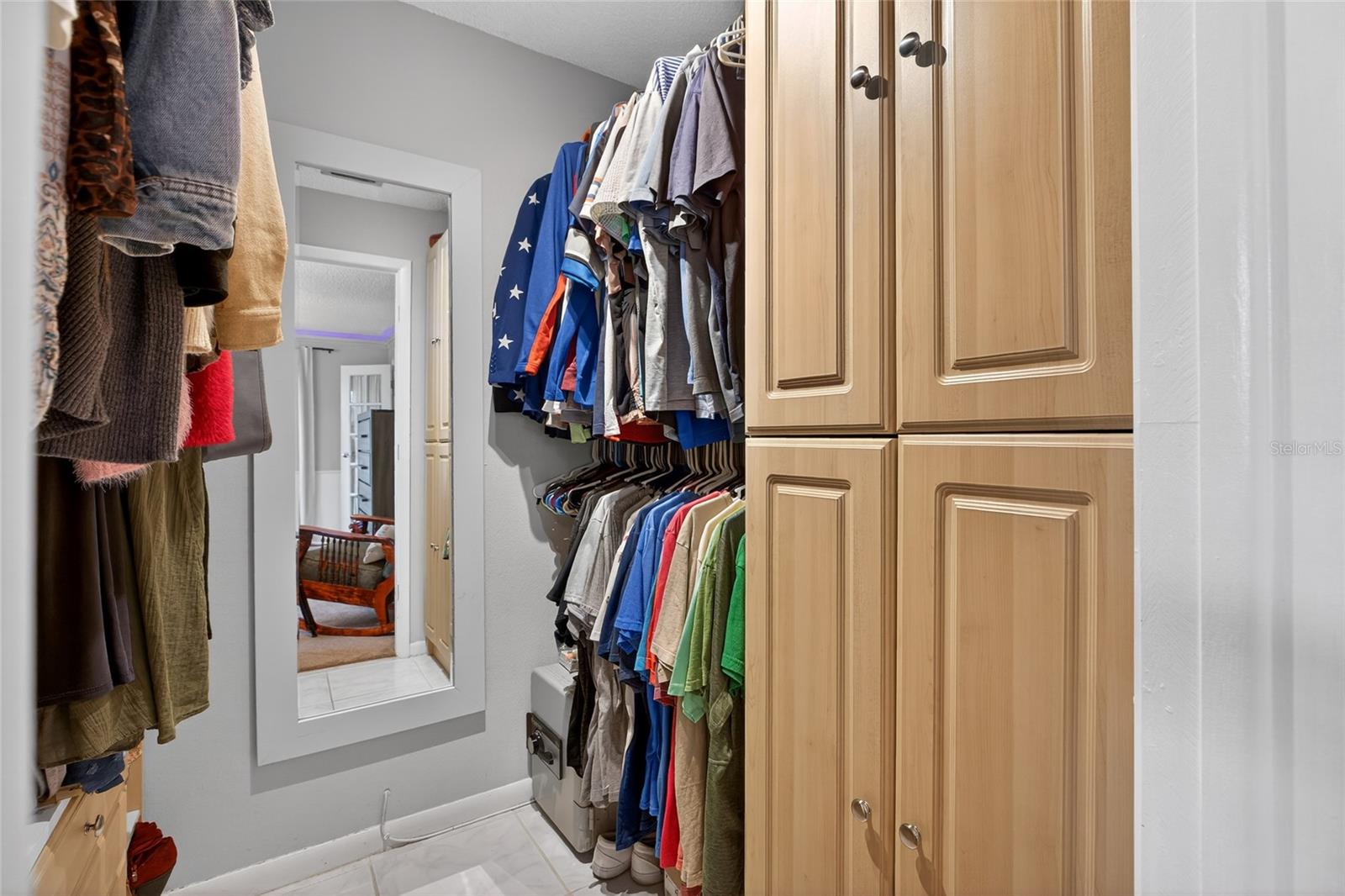 Image 42 of 81 For 4945 Canterbury Drive