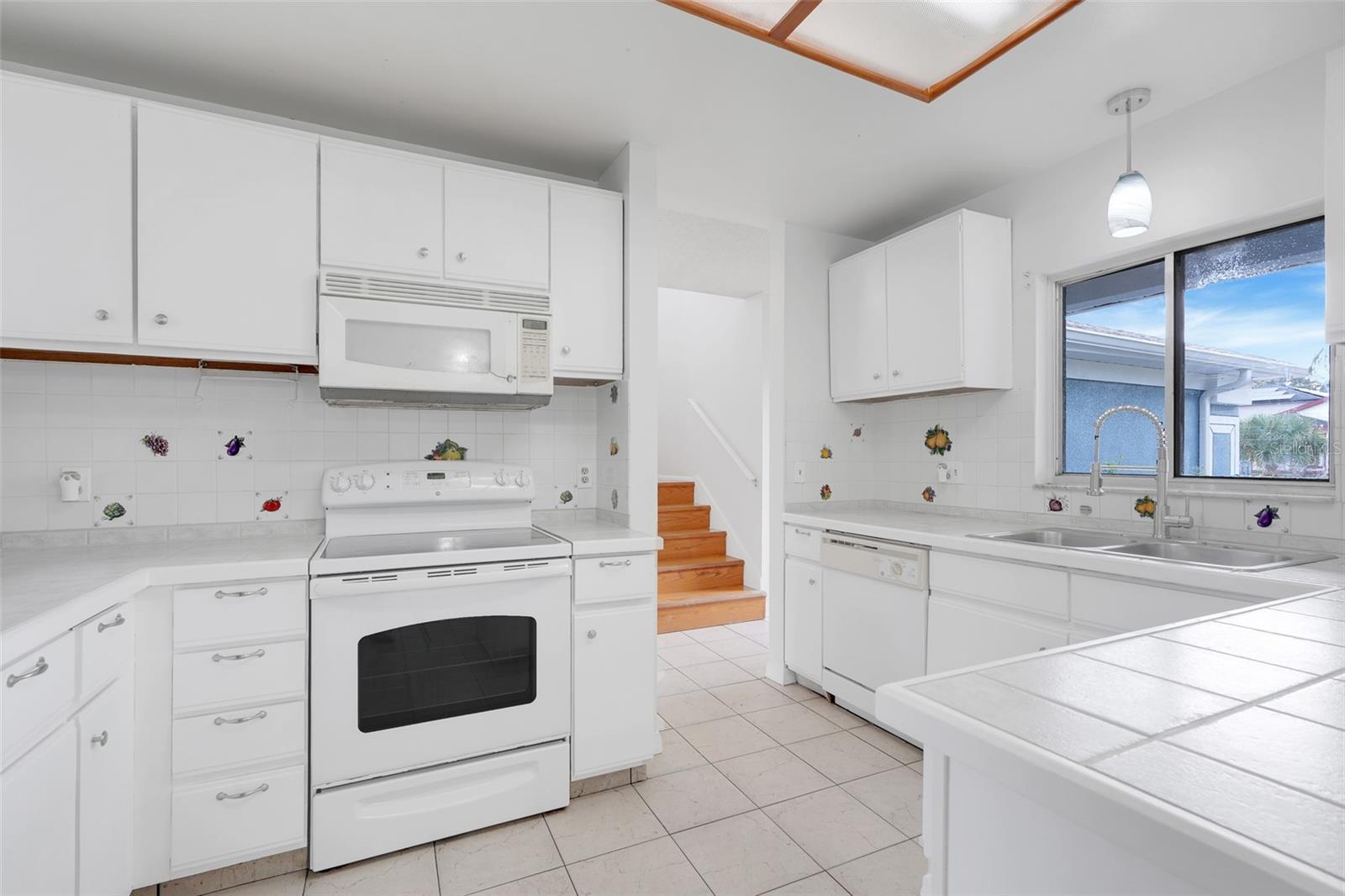 Image 14 of 47 For 397 Chicago Woods Circle