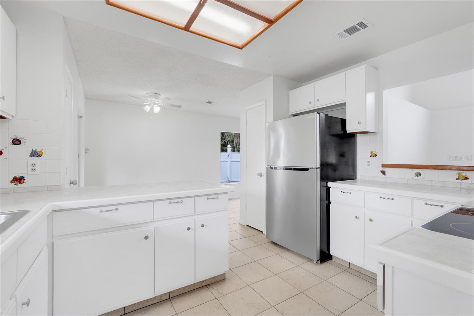 Image 15 of 47 For 397 Chicago Woods Circle