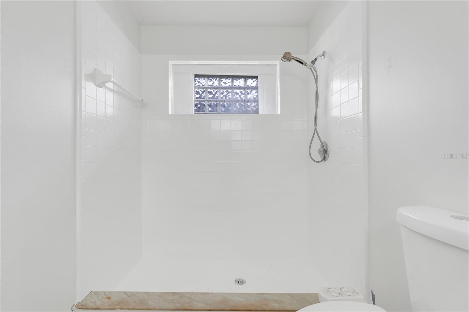 Image 20 of 47 For 397 Chicago Woods Circle