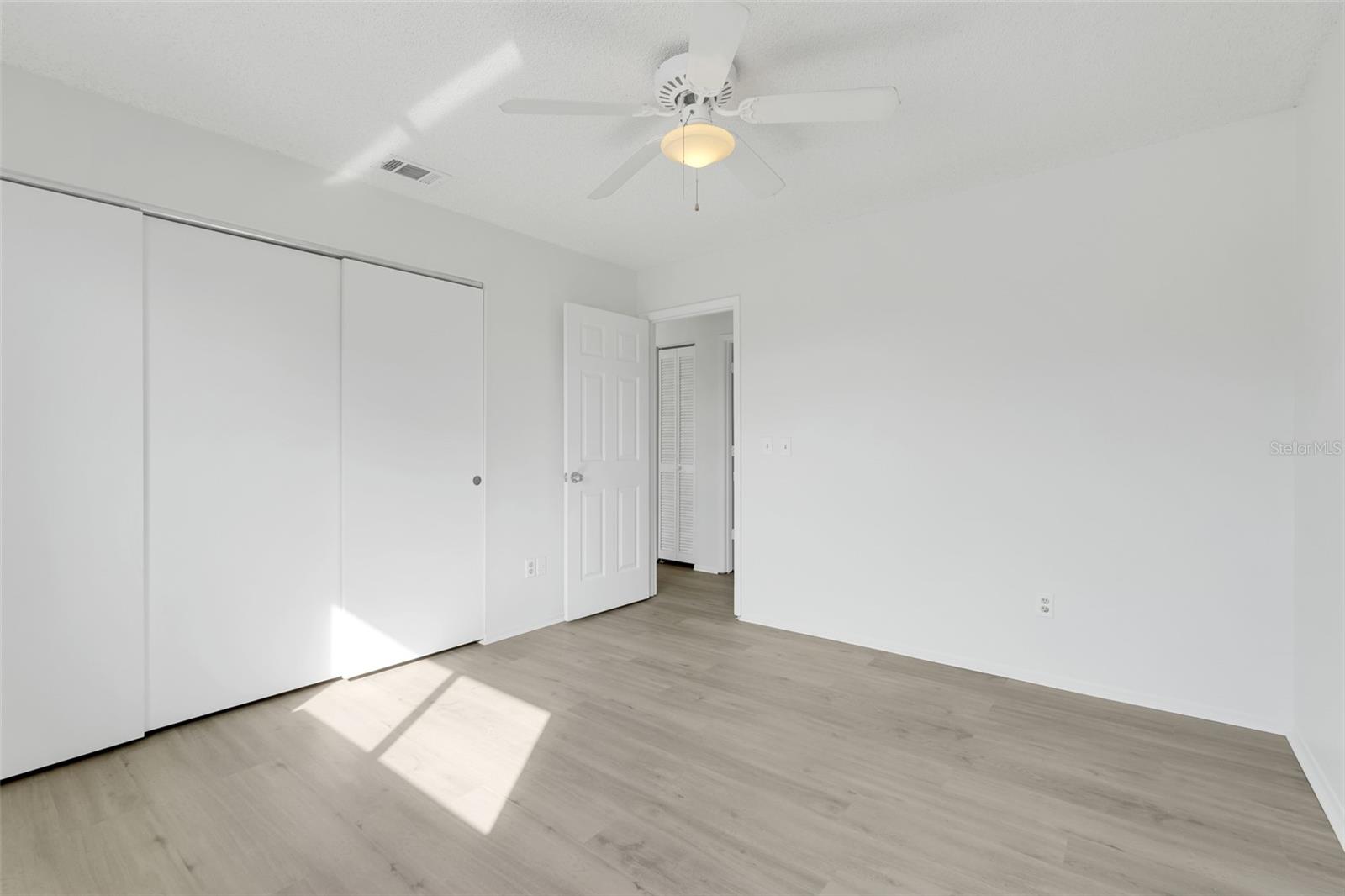 Image 22 of 47 For 397 Chicago Woods Circle