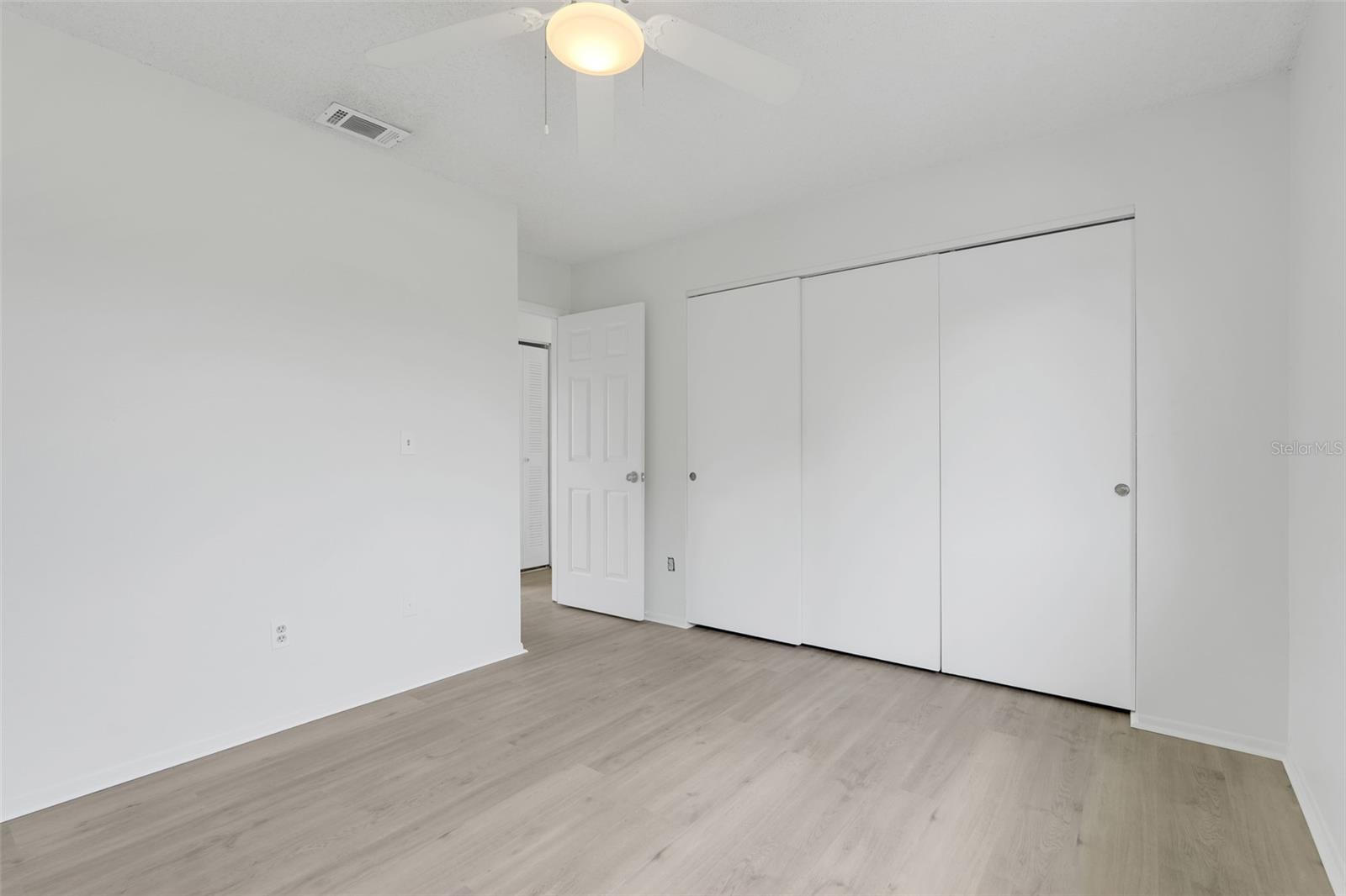 Image 25 of 47 For 397 Chicago Woods Circle