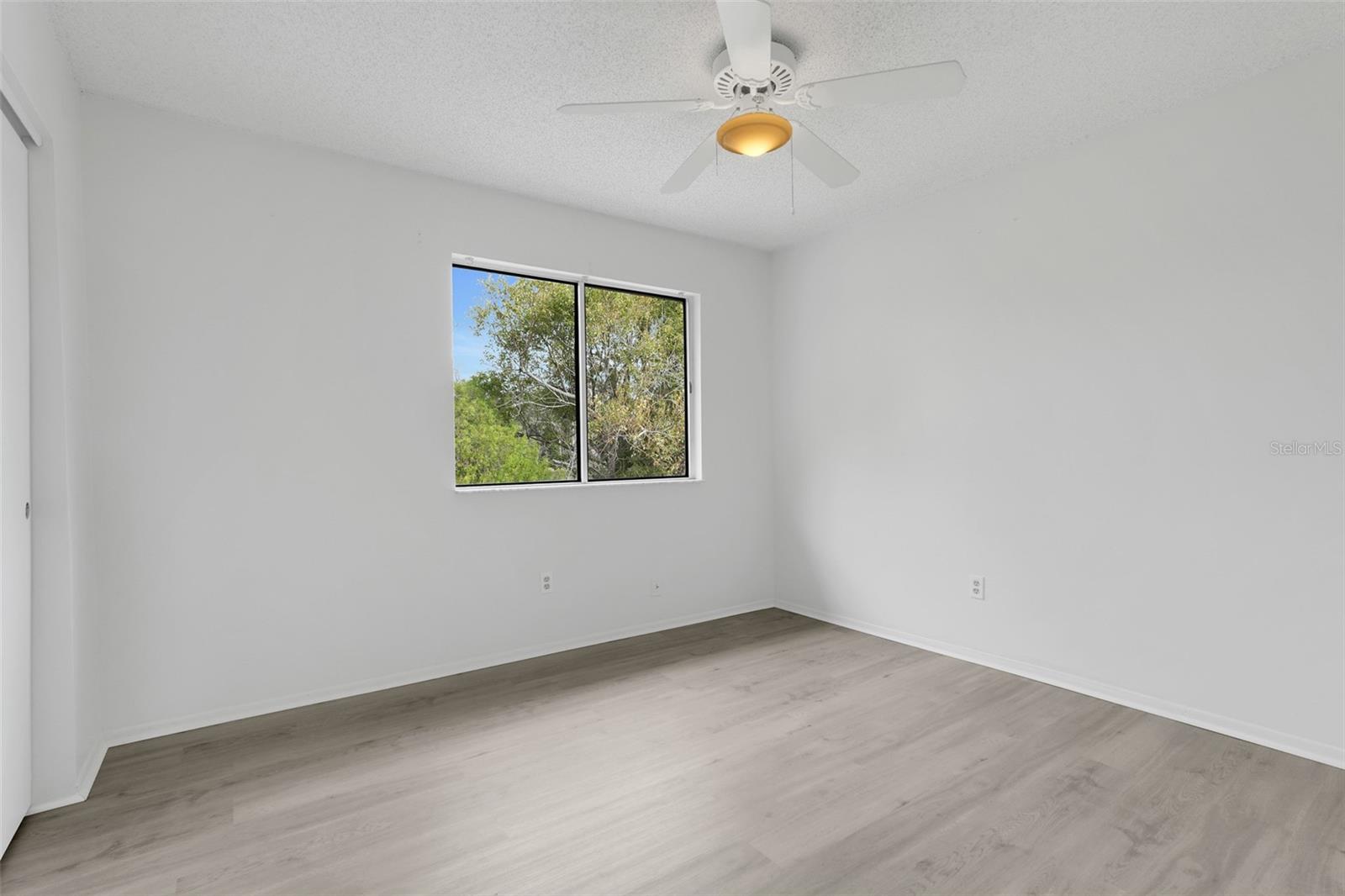 Image 26 of 47 For 397 Chicago Woods Circle